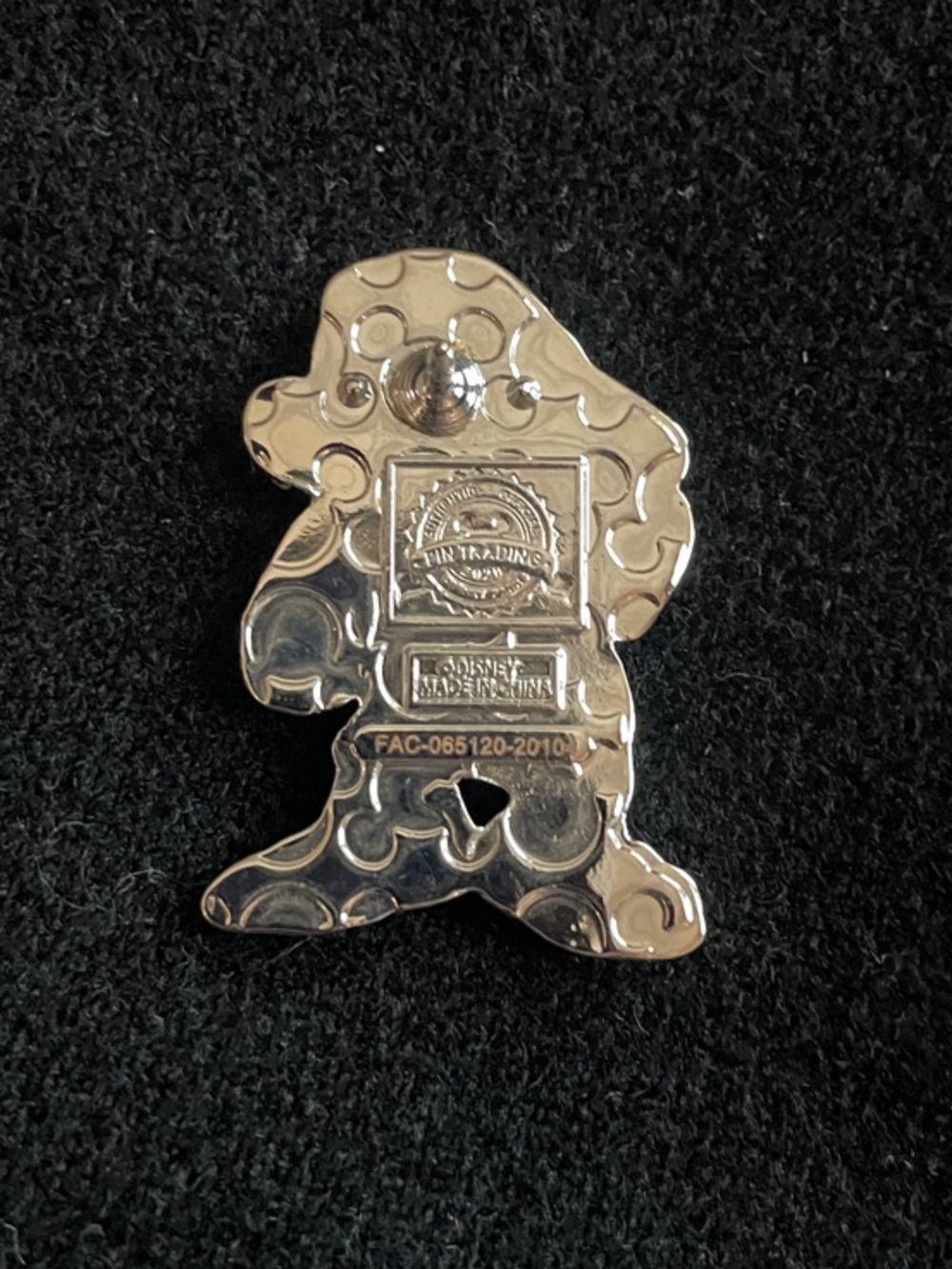 Grumpy Enamel traiding Pin - Red Jacket - Picture 2 of 2